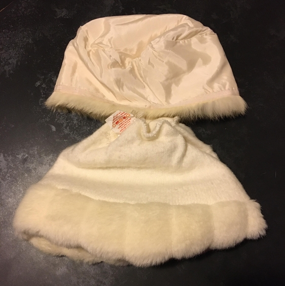 Bundle Of 2 Women's Winter Hats - Picture 2 of 3